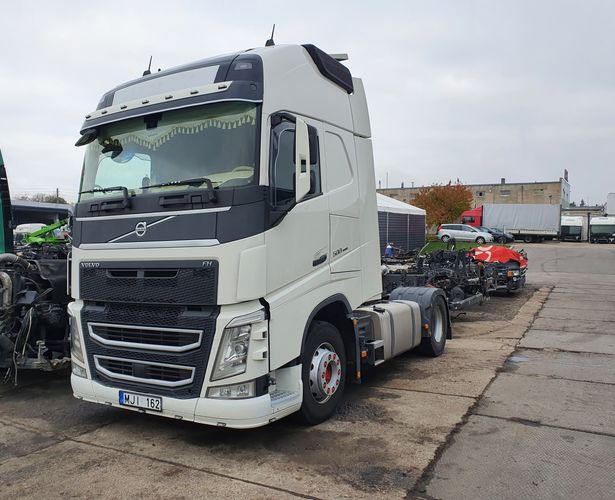 Camion Volvo FH 4 EURO 6 2016 destiné à la pièce