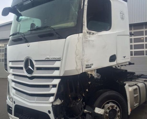 2012 Mercedes Benz Actros MP4 rozprodáváme na náhradní díly