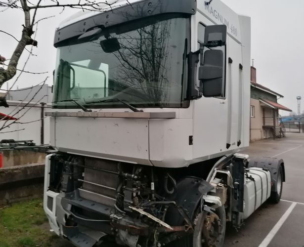 2011 Renault Magnum DXi wird in Einzelteile zerlegt