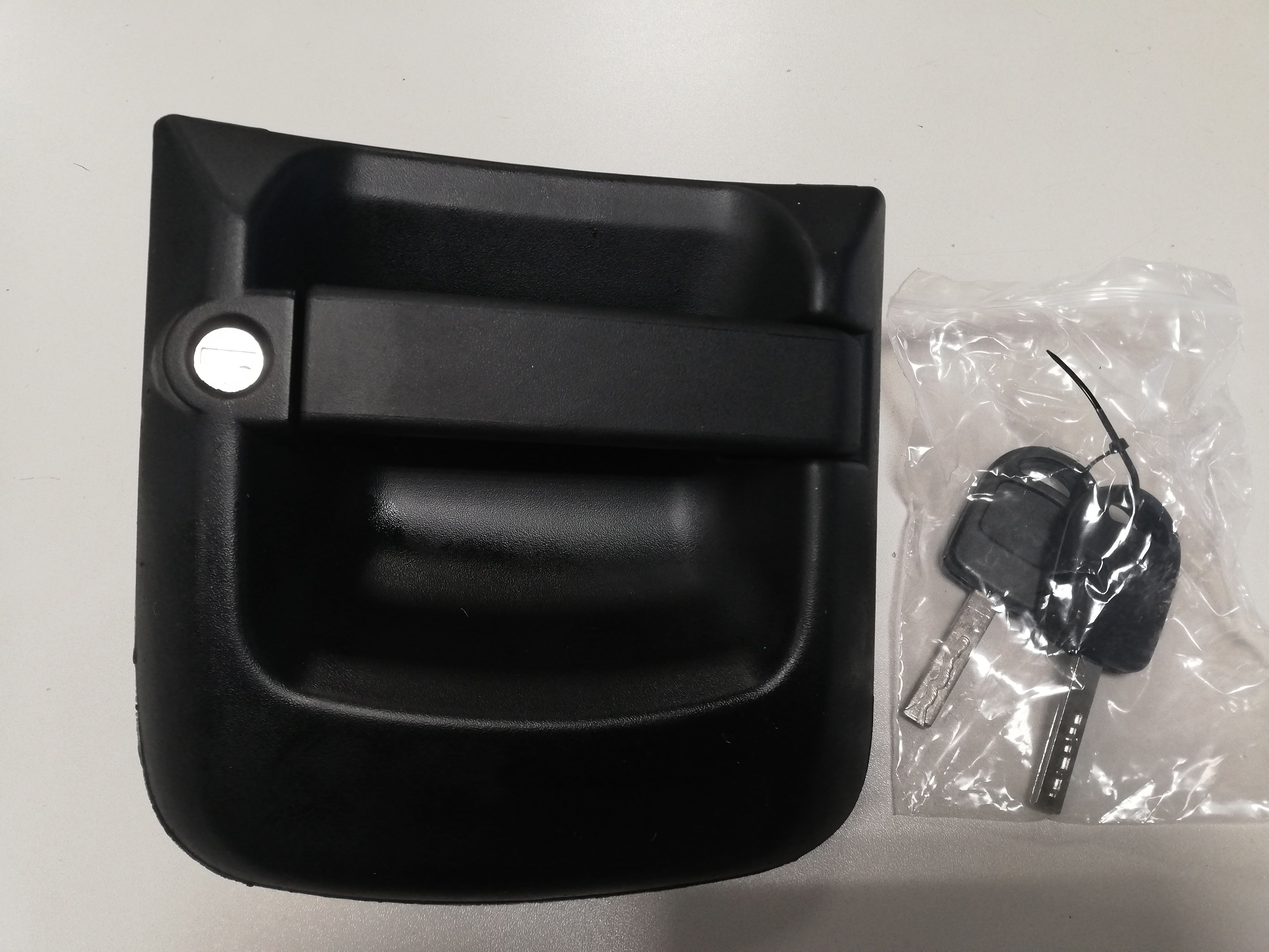 MAN TGA / TGX Left Side Door Handle with Keys – Fast UK Delivery