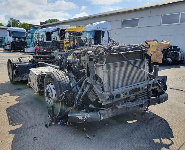 2017 Mercedes Benz Actros MP4 EURO 6 destiné à la vente en pièces détachées